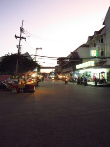 noćna tržnica, Phrae, Tajland